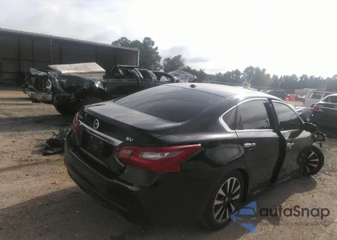 2018 Nissan Altima 2.5 Sv z USA, uszkodzony, nr VIN 1N4AL3AP3JC187488